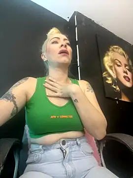 Snapshot of viktoria_davis_ chatting on 10-03-25, 10:11 viktoria davis online show from 10-03-25, 10:11