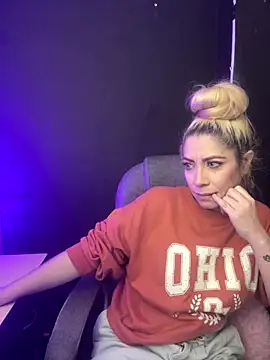 viktoria davis  online show from 11-21-25, 11:48