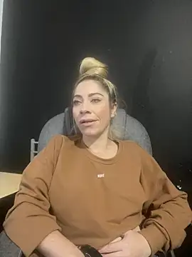 Snapshot of viktoria_davis_ chatting on 03-13-25, 01:21 viktoria davis online show from 03-13-25, 01:21