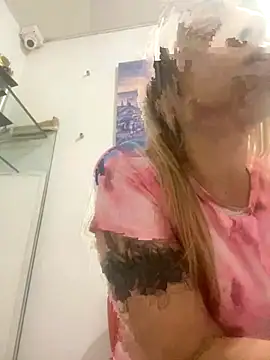 Snapshot of viktoria_davis_ chatting on 09-16-25, 12:33 viktoria davis online show from 09-16-25, 12:33