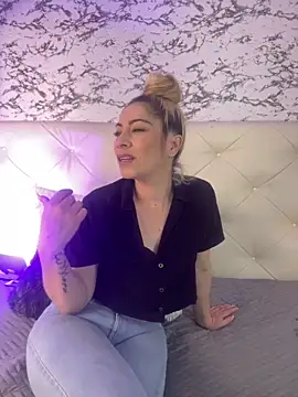 Snapshot of viktoria_davis_ chatting on 02-26-25, 10:36 viktoria davis online show from 02-26-25, 10:36