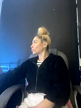 viktoria davis  online show from 11-27-25, 11:16