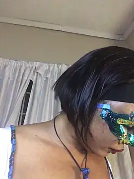 Snapshot of JuicyMummie chatting on 01-27-25, 07:35 JuicyMummie online show from 01-27-25, 07:35