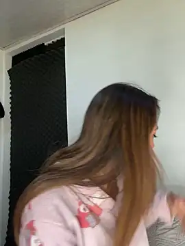 zoe storm online show from 10-22-25, 11:47