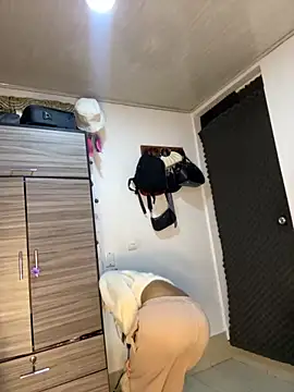 zoe storm online show from 10-26-25, 11:38