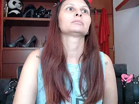 Snapshot of sachaclinford chatting on 06-12-26, 04:16 sachaclinford online show from 06-12-26, 04:16