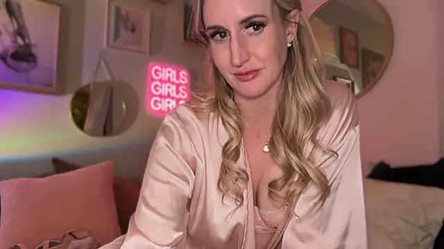 Officiallyonlytams online show from 02-25-26, 04:12