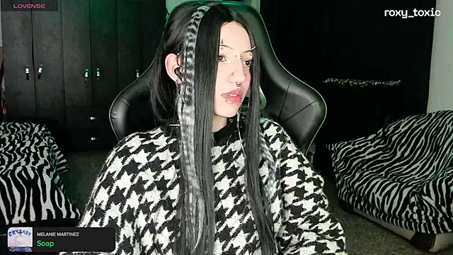 roxy toxic online show from 09-20-25, 03:00