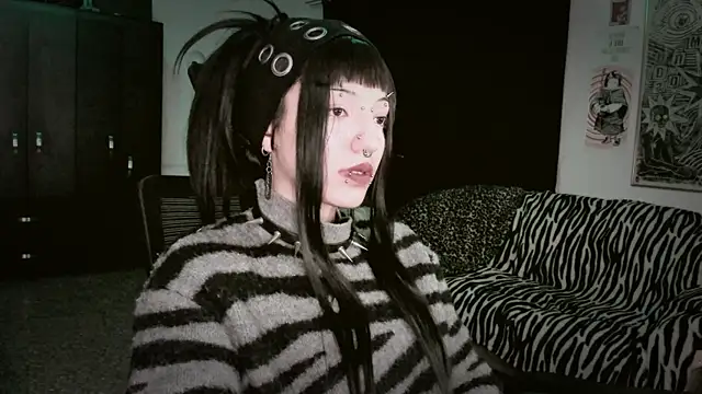 roxy toxic online show from 04-03-26, 01:01