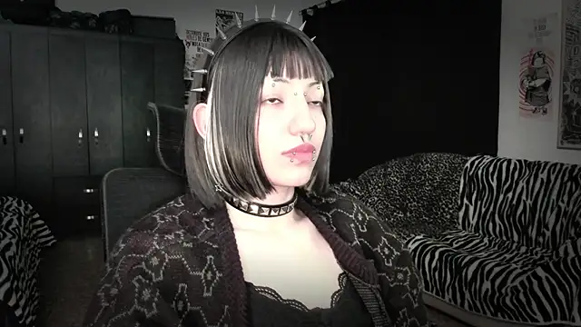 Snapshot of roxy_toxic chatting on 07-01-26, 12:33 roxy toxic online show from 07-01-26, 12:33