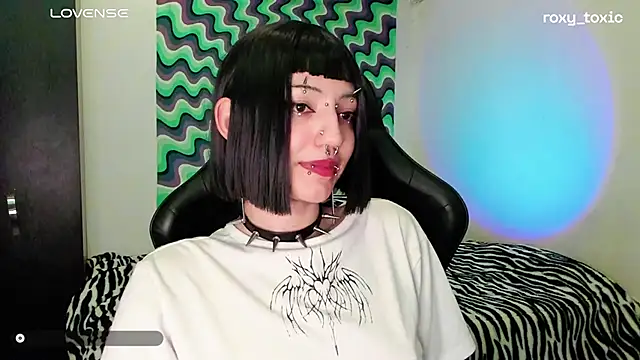 roxy toxic online show from 03-19-25, 01:54