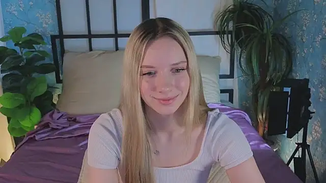 Snapshot of katt__y chatting on 05-12-26, 05:15 katt y online show from 05-12-26, 05:15