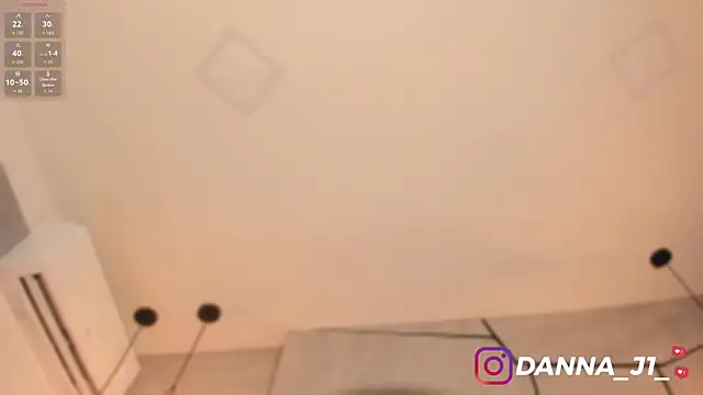 DannaJhonson1 online show from 06-11-26, 07:44