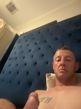 Snapshot of biggzee6 chatting on 06-10-26, 04:24 biggzee6 online show from 06-10-26, 04:24