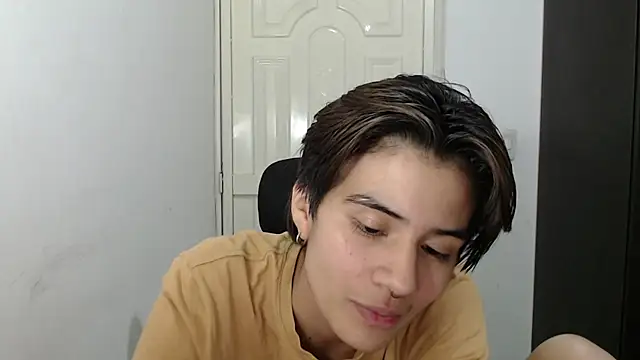 Snapshot of Dha_lia0 chatting on 01-26-25, 01:20 Dha lia0 online show from 01-26-25, 01:20