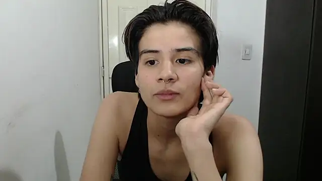 Snapshot of Dha_lia0 chatting on 01-19-25, 04:22 Dha lia0 online show from 01-19-25, 04:22