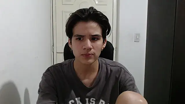 Snapshot of Dha_lia0 chatting on 01-18-25, 04:37 Dha lia0 online show from 01-18-25, 04:37