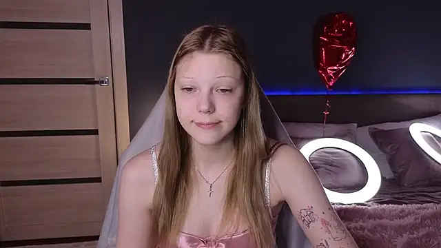 MiaWhisper online show from 03-20-25, 01:13