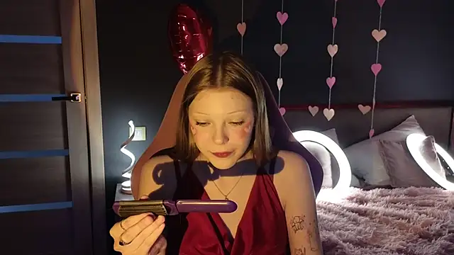 MiaWhisper online show from 02-14-25, 04:15