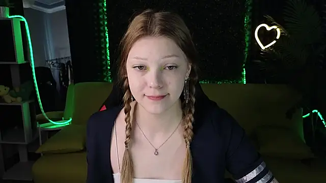 MiaWhisper online show from 01-29-25, 04:26