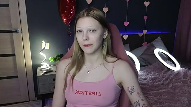 MiaWhisper online show from 02-17-25, 10:40