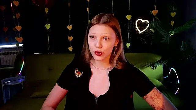 MiaWhisper online show from 02-19-25, 04:12