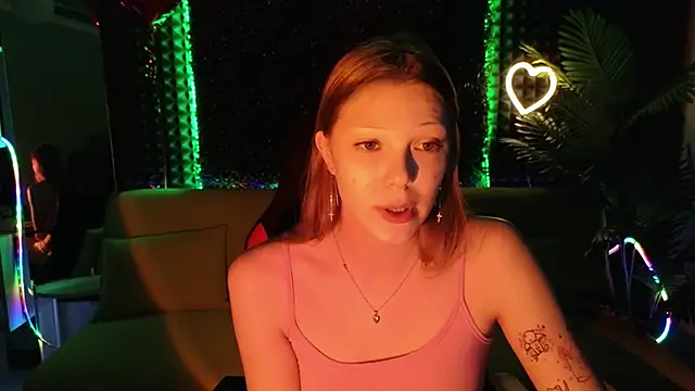 MiaWhisper online show from 02-12-25, 01:19