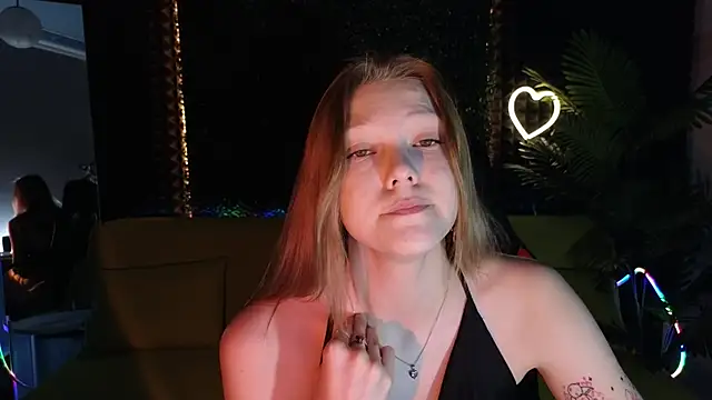 MiaWhisper online show from 02-10-25, 01:14