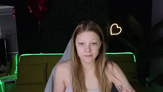 MiaWhisper online show from 03-17-25, 01:03