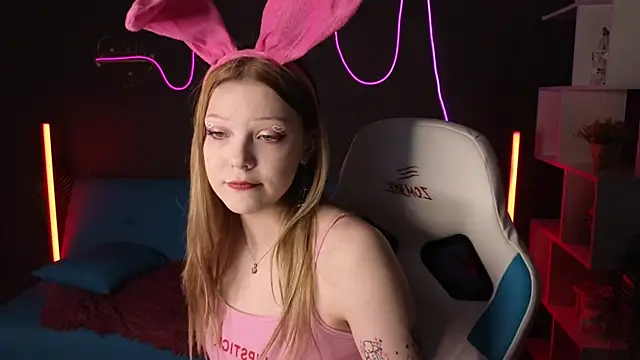 MiaWhisper online show from 01-25-25, 08:21