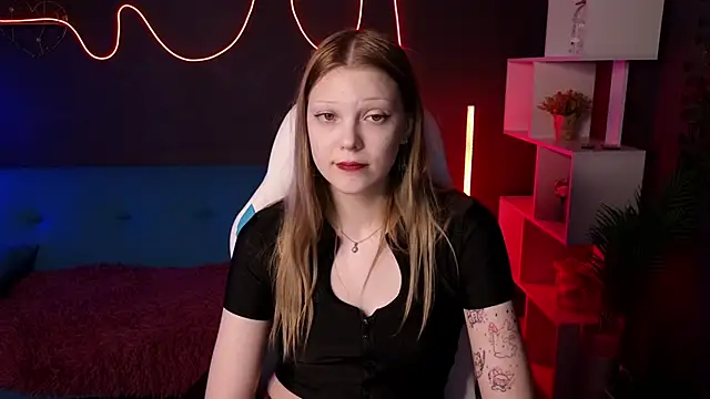 MiaWhisper online show from 02-06-25, 11:09