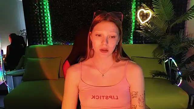 MiaWhisper online show from 02-13-25, 04:11