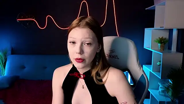 MiaWhisper online show from 02-02-25, 08:13