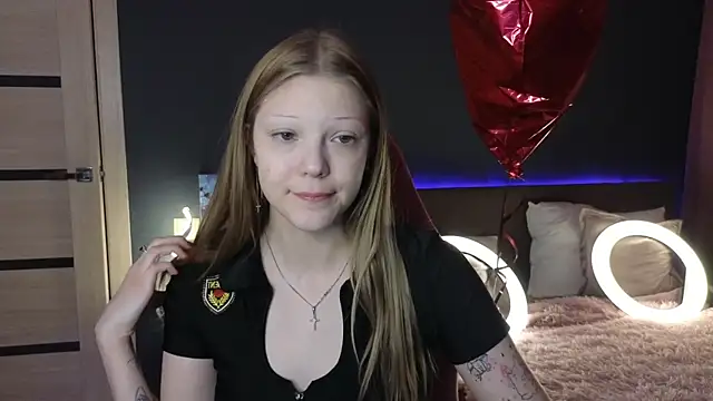 MiaWhisper online show from 03-13-25, 01:10