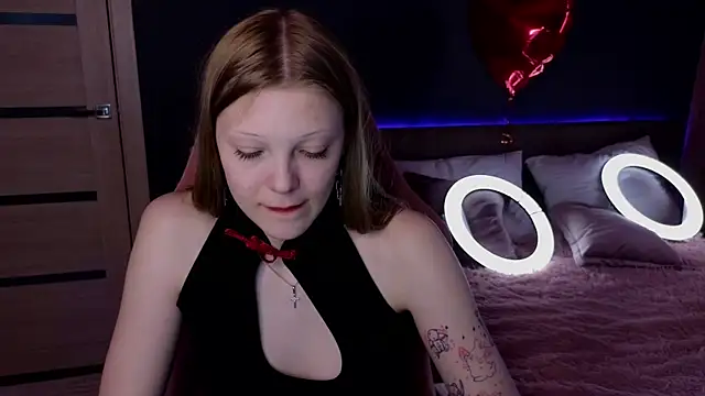 MiaWhisper online show from 02-24-25, 07:55