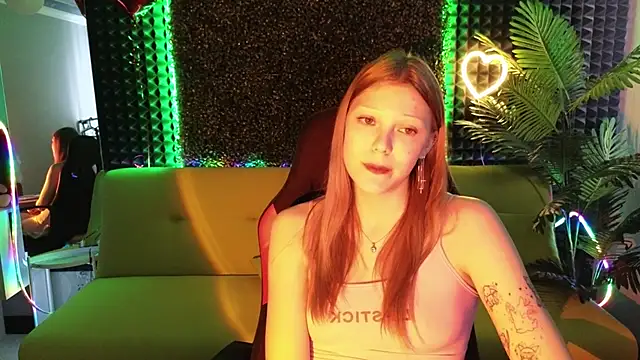 MiaWhisper online show from 02-12-25, 04:23