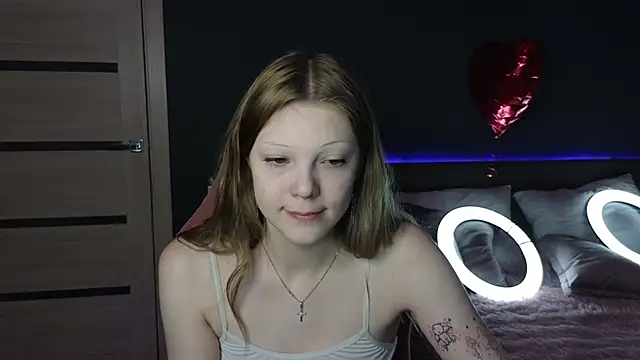 MiaWhisper online show from 02-24-25, 01:24