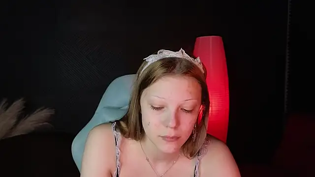 MiaWhisper online show from 03-03-25, 01:07