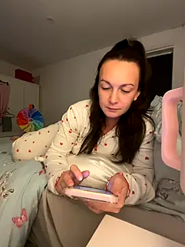 Snapshot of GoddessLucyRose chatting on 10-03-25, 08:21 GoddessLucyRose online show from 10-03-25, 08:21