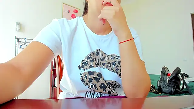 Tianiaa online show from 09-18-25, 07:33