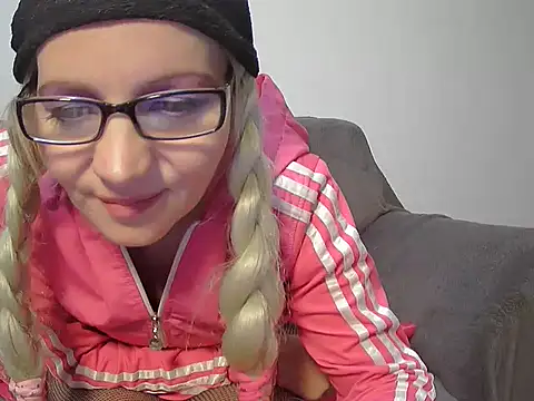Snapshot of SlavicScarlett chatting on 01-21-25, 05:27 SlavicScarlett online show from 01-21-25, 05:27