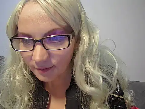 Snapshot of SlavicScarlett chatting on 01-22-25, 05:05 SlavicScarlett online show from 01-22-25, 05:05