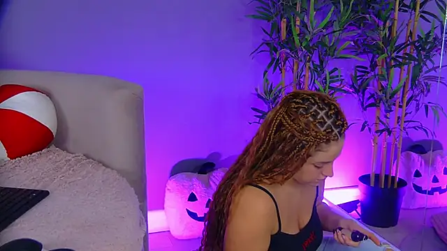 PatriciaSpice online show from 12-20-25, 05:10