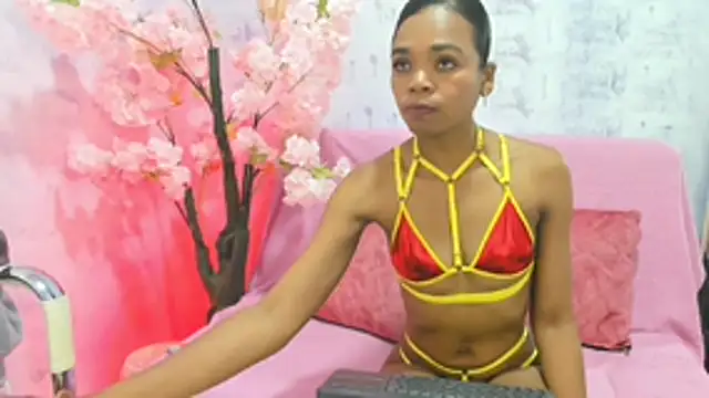 Gletty noa online show from 10-22-25, 03:22