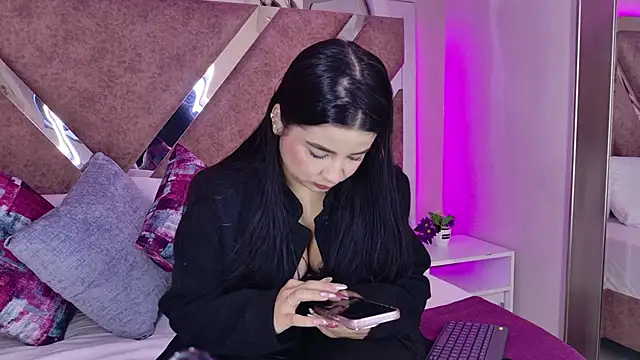 ValeriaOrtega online show from 03-18-26, 12:30