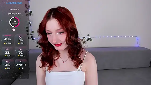 Snapshot of EmmyStar_ chatting on 03-12-25, 09:13 EmmyStar online show from 03-12-25, 09:13