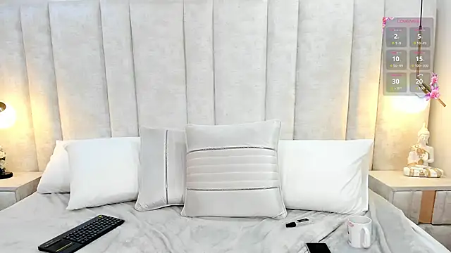 Snapshot of im_helina chatting on 02-26-25, 06:26 im helina online show from 02-26-25, 06:26