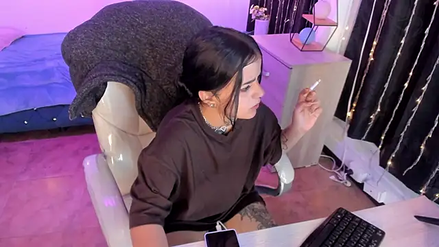 Nicole Foxx  online show from 03-20-25, 08:08