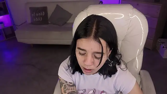 Nicole Foxx  online show from 01-09-26, 07:10