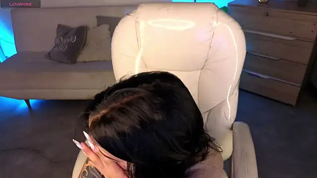 Nicole Foxx  online show from 02-20-26, 08:33